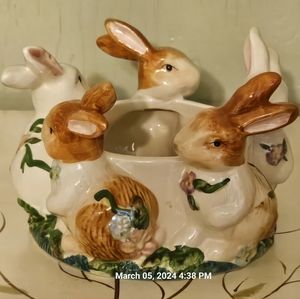Ceramic Easter Bunnies Candy Bowl, Planter, Trinket Dish With 5 Bunnies